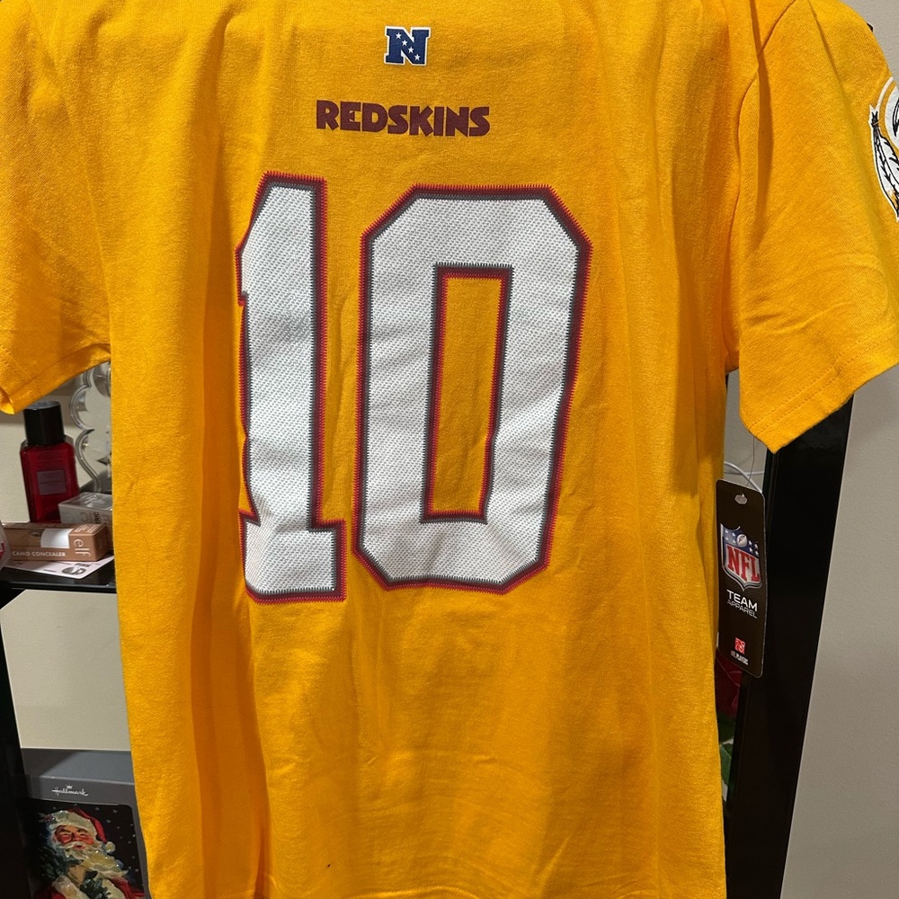 Robert Griffin III #10 Washington Redskins NFL T-Shirt – Brand New with Tags!